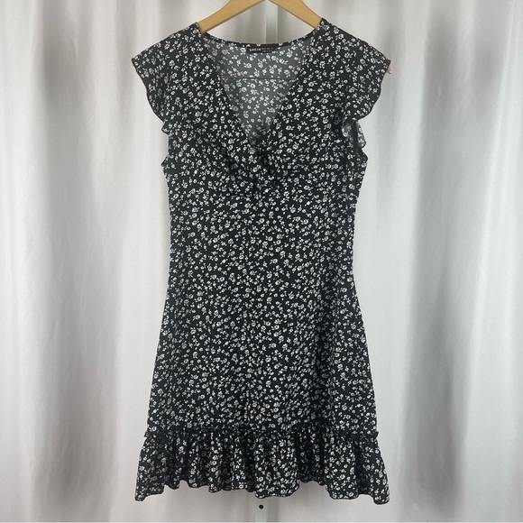 SheIn Medium Ditsy Floral Ruffle Mini Dress Faux Wrap V Neck Flutter Dress Boho - Picture 1 of 6